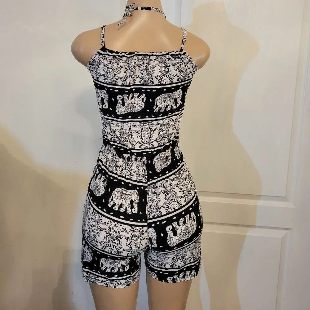 BLACK/WHITE CASUAL ROMPER  - Picture 12 of 13